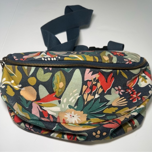 Danica Studio Superbloom Cotton Hip Bag - Picture 5 of 9
